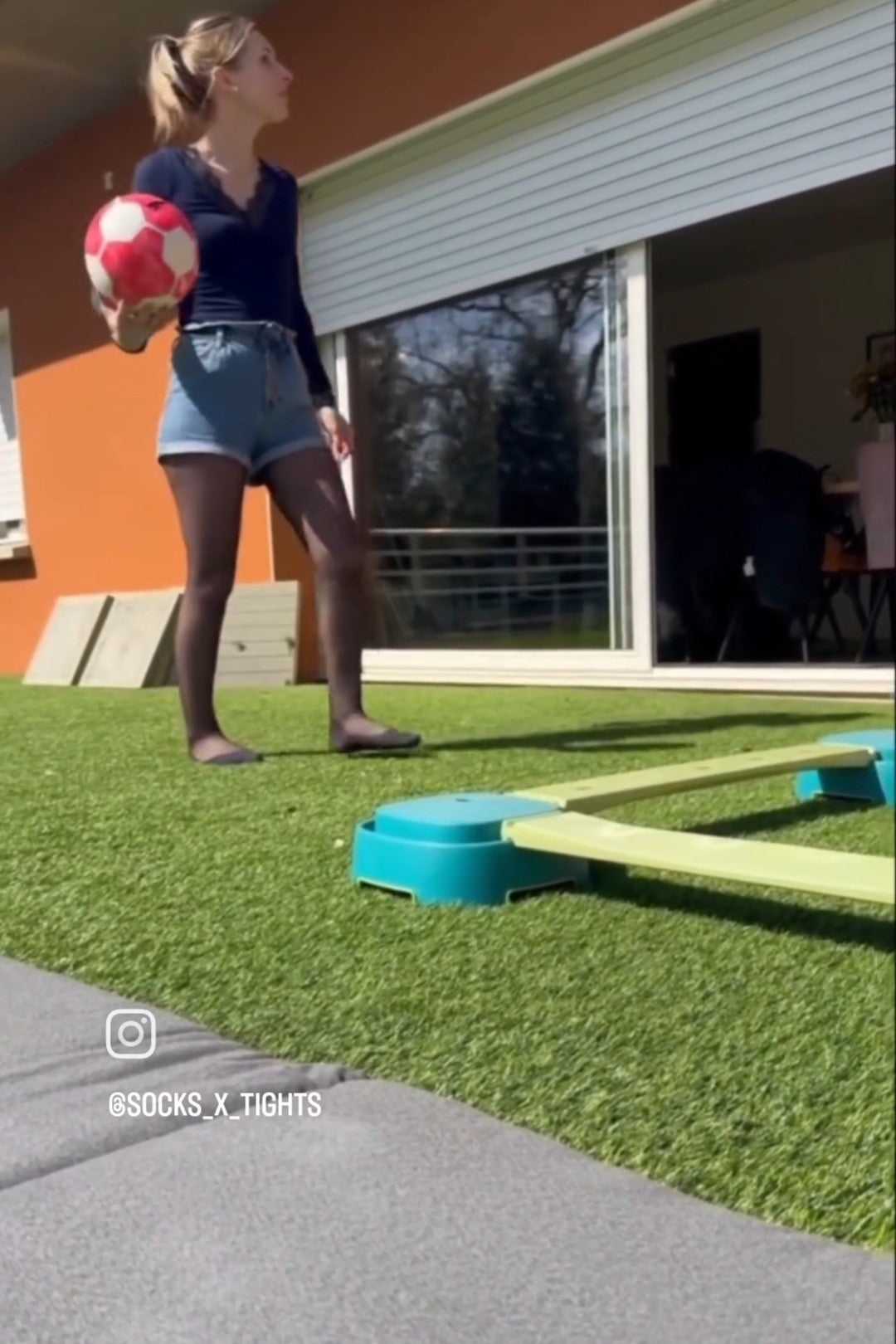 My wife is cleaning up the toys on the terrace - FULL MOVIE