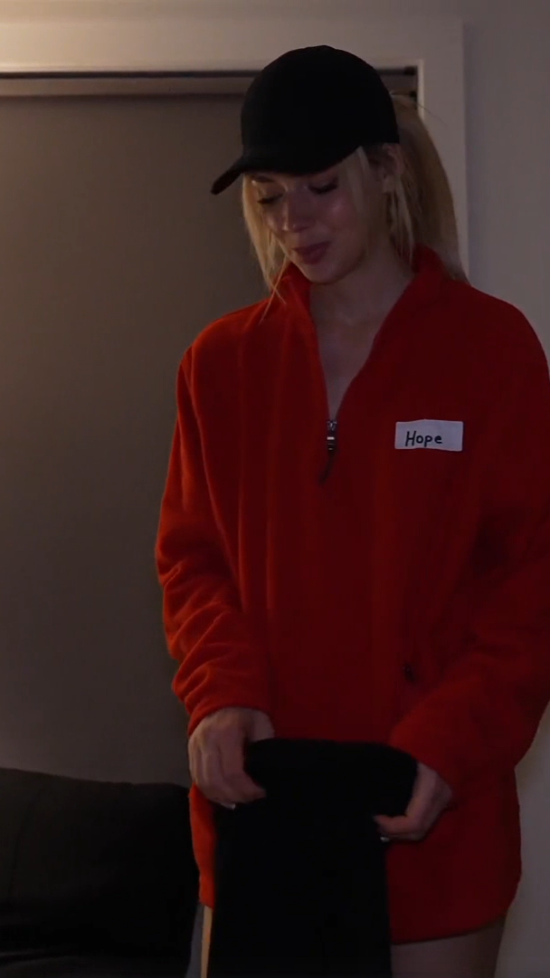 She delivered pizza🖤 I bought her wet panties🖤 I paid her to show me her pussy🖤