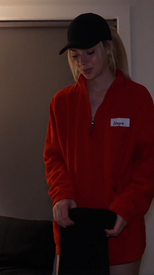 She delivered pizza🖤 I bought her wet panties🖤 I paid her to show me her pussy🖤
