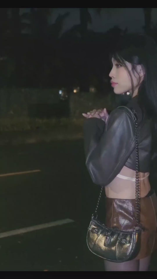 Asian woman lost her wallet and has no way to pay for a taxi - FULL MOVIE